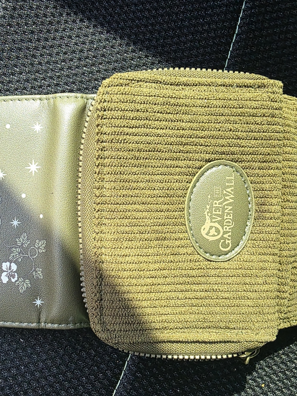 Green Garden Mall Textured Zip Pouch